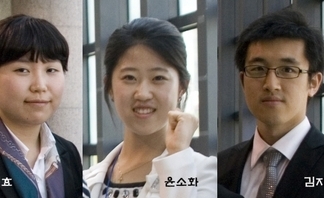 선린재활병원에 근무하는 동문들이 이번 스승의 날을 맞아 학교를 방문하였습니다. 한참 수다들을 떨고 돌아가야할 시간 불쑥 내놓은 봉투엔 선린재활병원에 근무하는 동문들이 준비한 장학금이 들어 있었습니다. 박봉에 근무하며 여러가지 준비들을 하려면 만만치 않는 경제 생활들을 해야 할텐데 선뜻 동문 장학금을 준비한 그들의 마음이 진정 감사하고 또 자랑스런 따스한 봄날의 하루였습니다. 그들의 애틋한 맘이 재학 중인 학생들에게도 그대로 전달되어 차근 차근 아름다운 